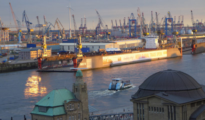 Порт Гамбурга - ворота в мир