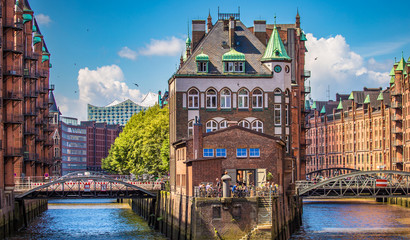 Вид на исторический складской район в Гамбурге