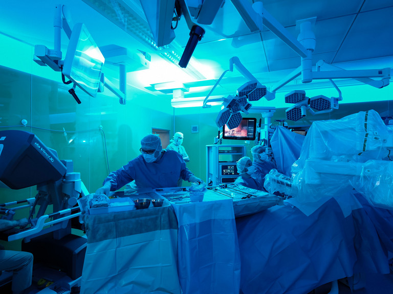 Operating room in the Albertine Center for Robot Assisted Surgery with the high-tech surgical system da Vinci Operating room in the Albertine Center for Robot Assisted Surgery with the high-tech surgical system da Vinci