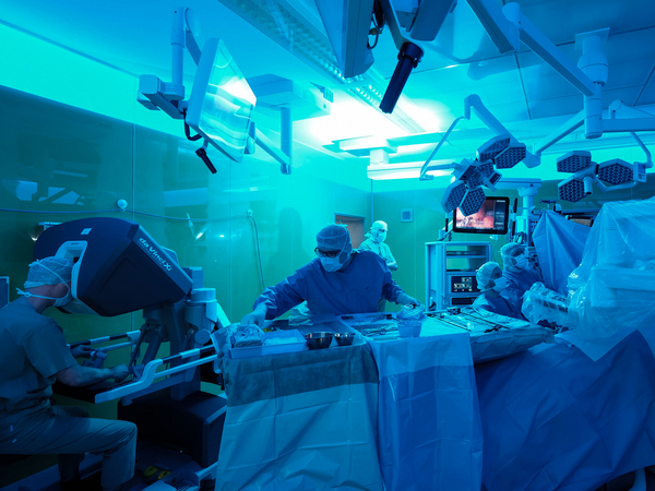 Operating room in the Albertine Center for Robot Assisted Surgery with the high-tech surgical system da Vinci Operating room in the Albertine Center for Robot Assisted Surgery with the high-tech surgical system da Vinci