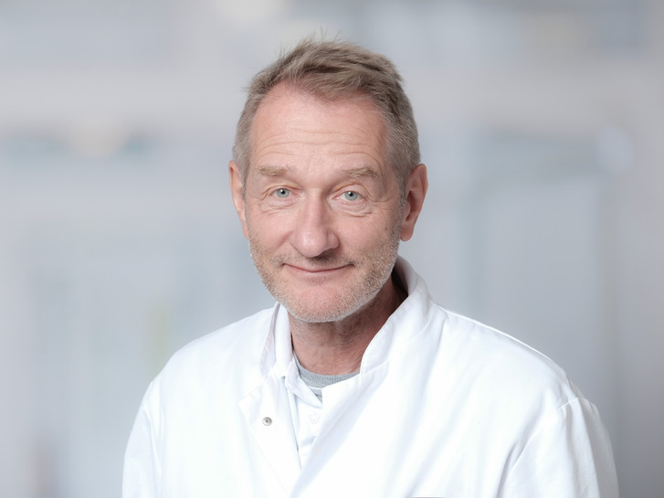 Porträt Prof. Dr. med. Herbert Nägele, Leiter Überregionales HFU-Zentrum - Albertinen International
